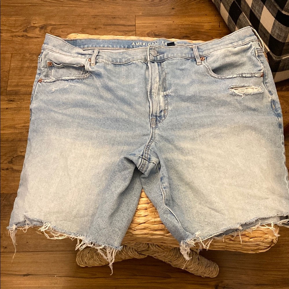 American Eagle women’s Light Blue Distressed Denim Shorts